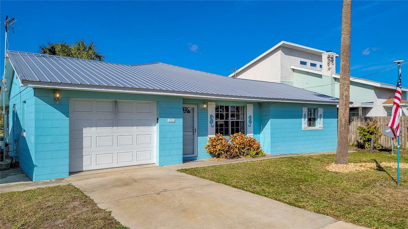 Property Photo: 333 Palm Circle FL 32136