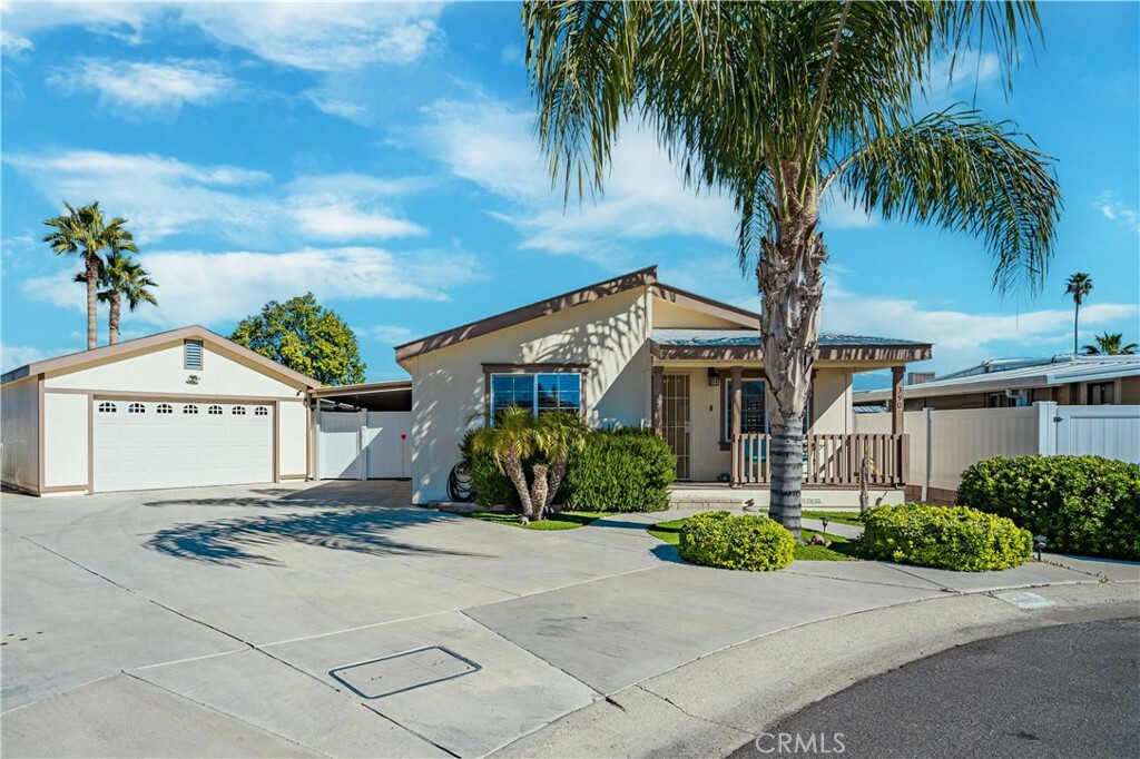 Property Photo:  390 San Mateo Circle  CA 92543 