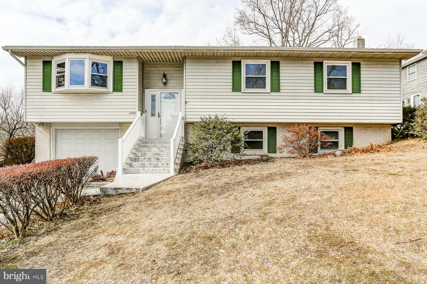 Property Photo: 3202 Ridgeway Road PA 17109