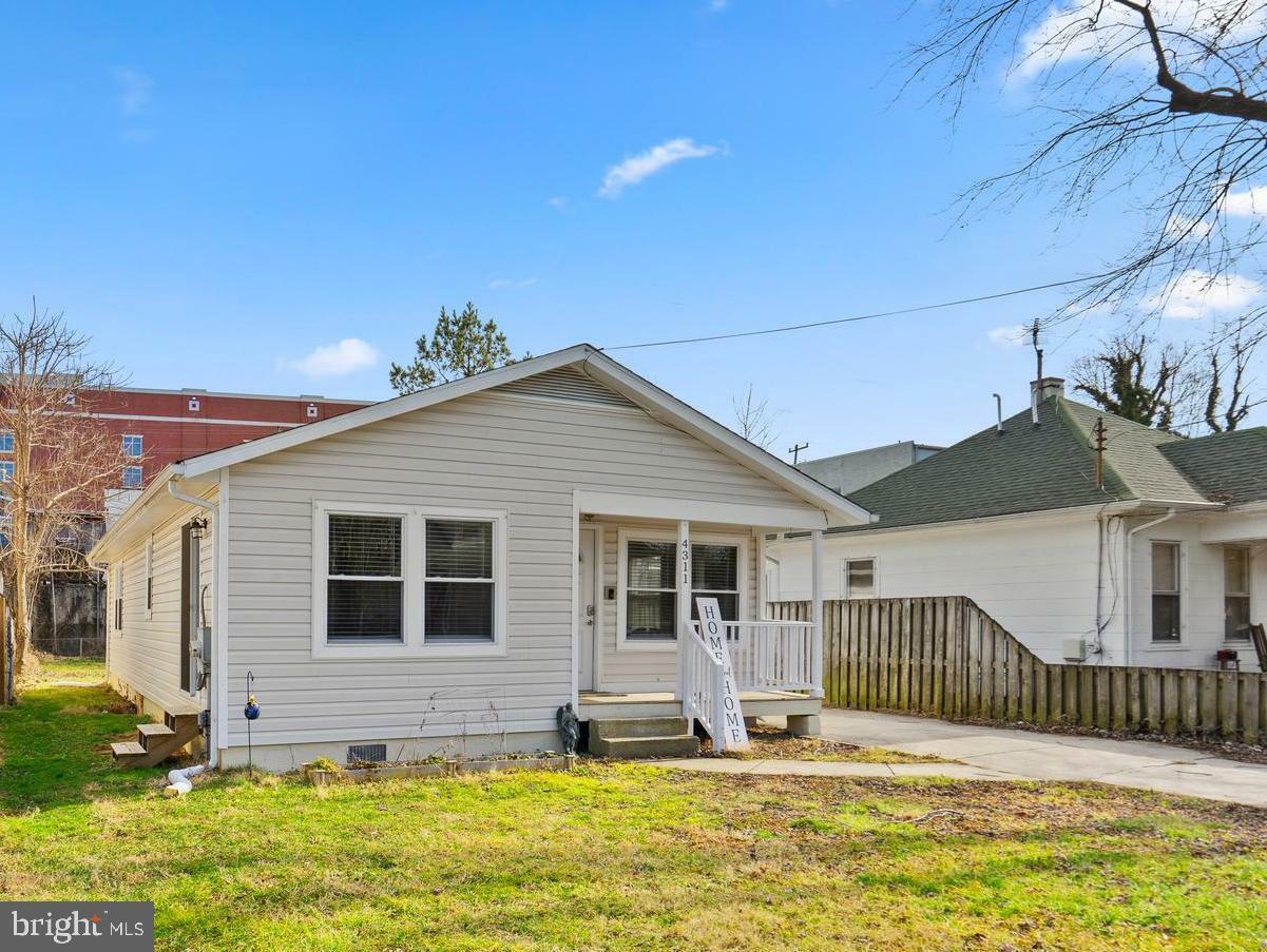 Property Photo: 4311 40th Place MD 20722