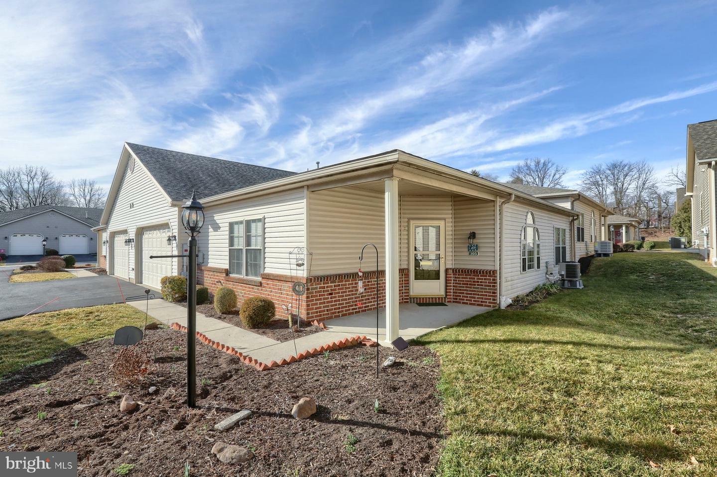 Property Photo:  105 Leonard Lane  PA 17111 