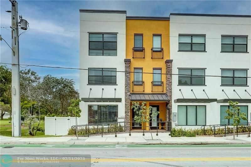 Property Photo: 1405 NE 7th Ave 1 FL 33304
