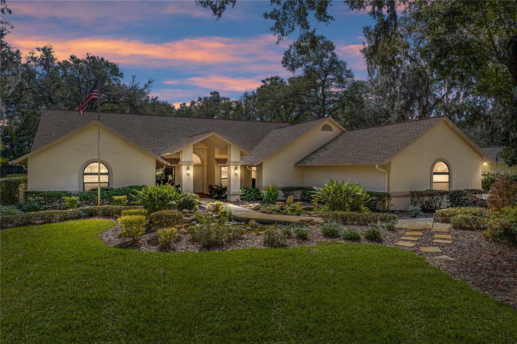 Property Photo: 707 Centerbrook Drive FL 33511