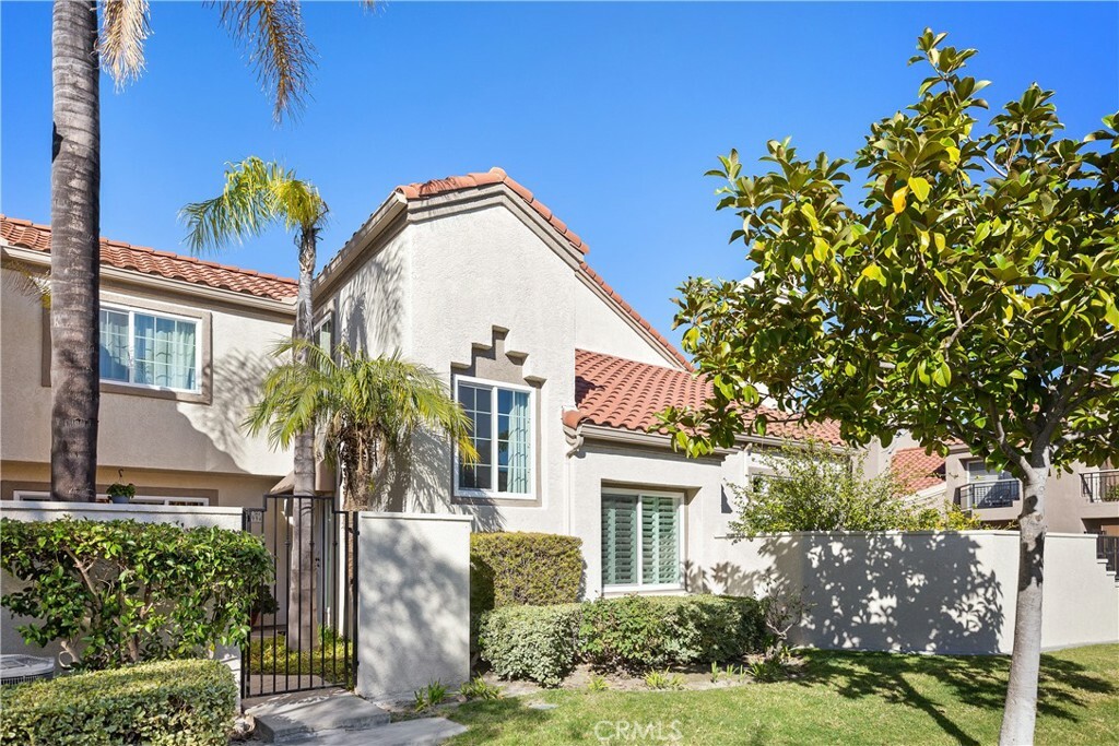 Property Photo:  21994 Kitridge 146  CA 92692 
