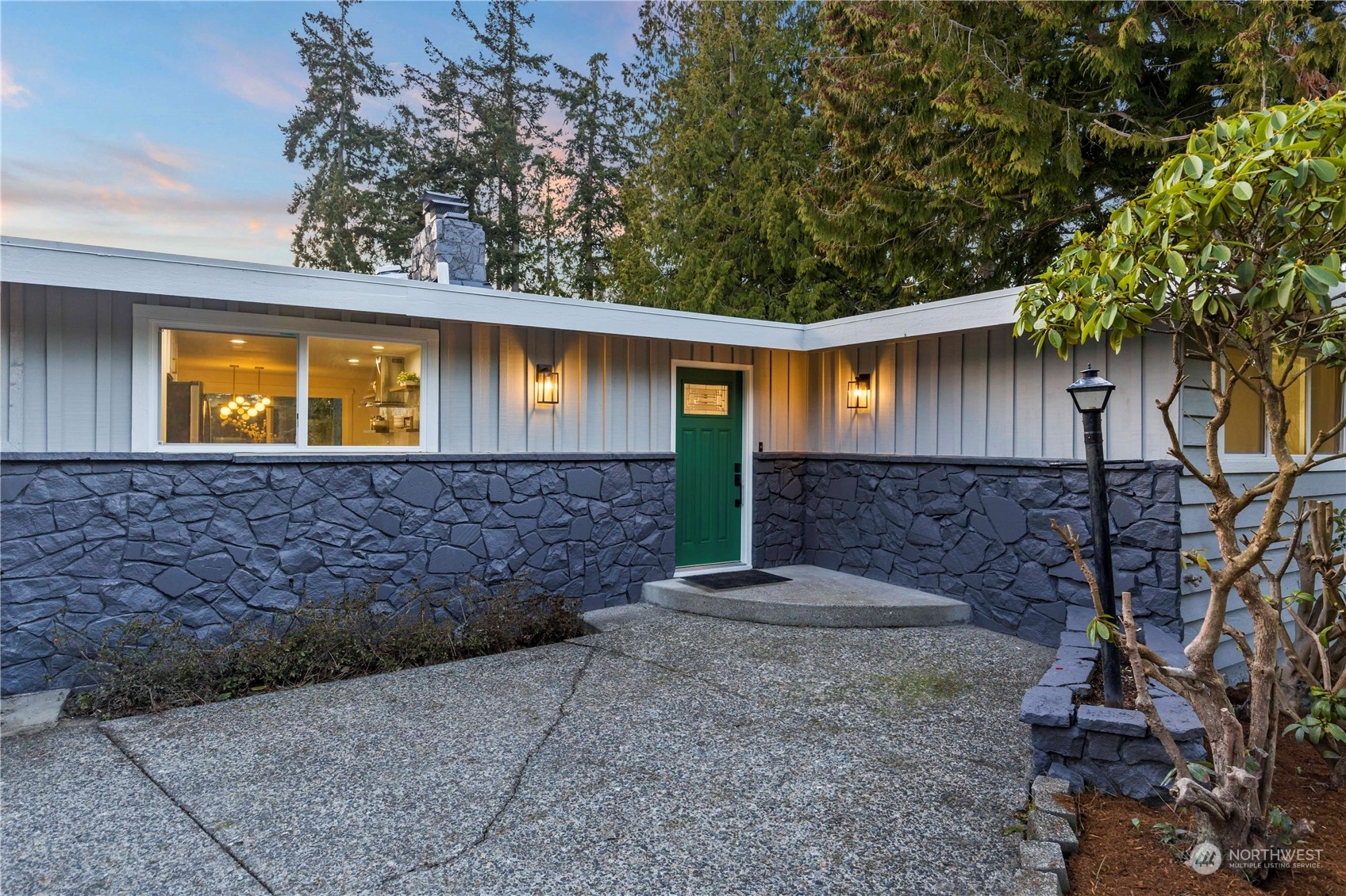 Property Photo:  19012 88th Avenue W  WA 98026 