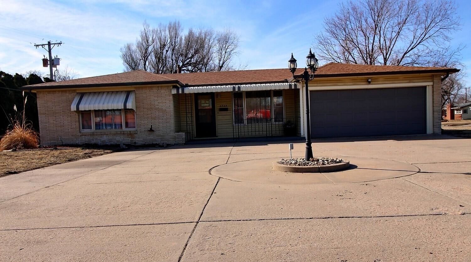 Property Photo: 2747 S Seneca KS 67217