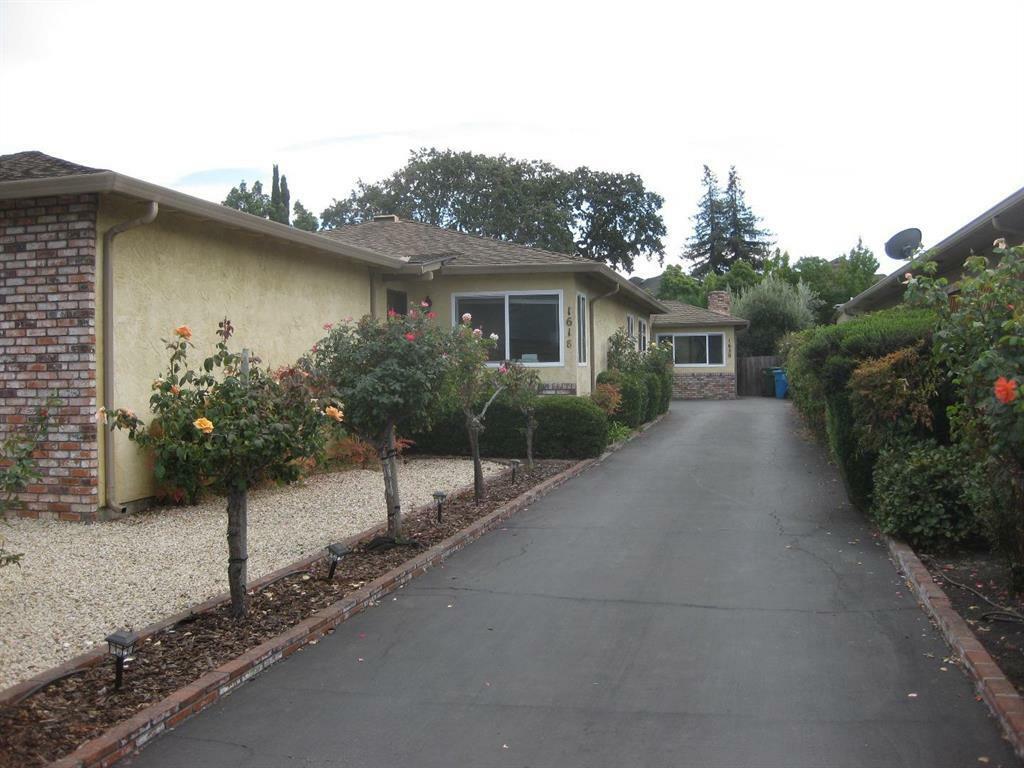 Property Photo:  1620 Union Avenue  CA 94061 