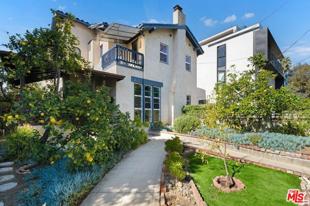 Property Photo: 1939 Carmen Ave CA 90068