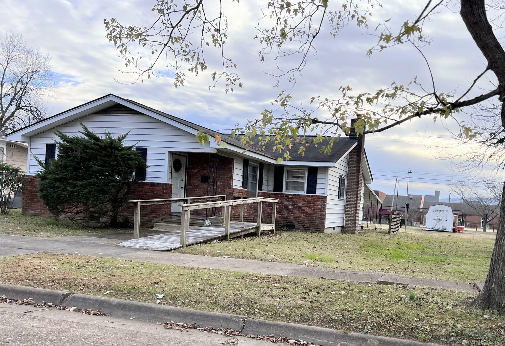 Property Photo:  313 Laurel Ave  TN 37380 