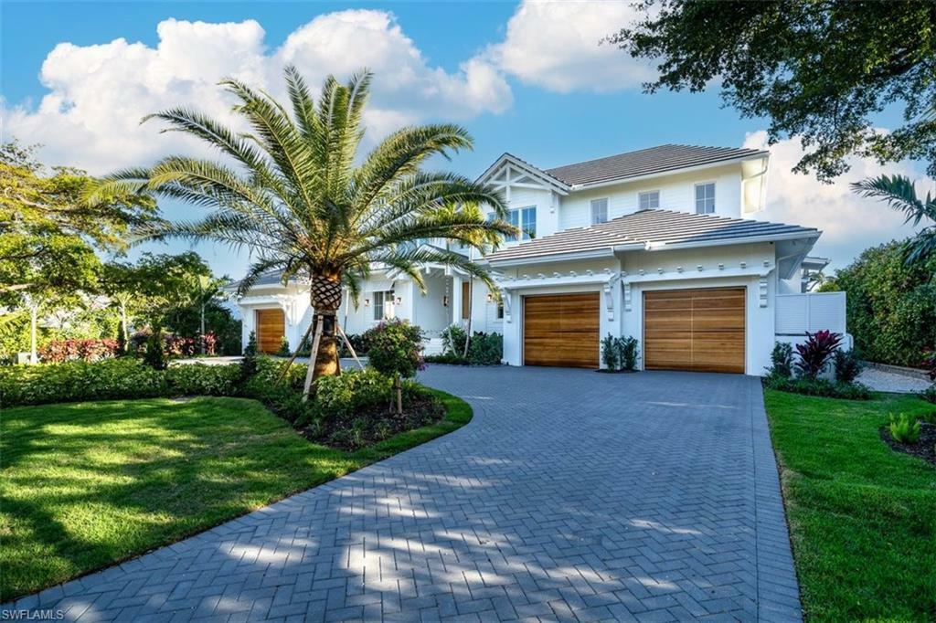 Property Photo: 508 16th Ave S FL 34102