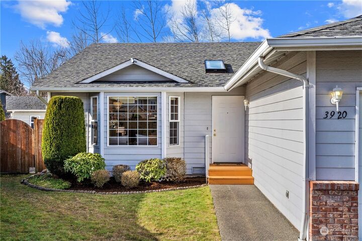 Property Photo:  3920 135th Street SW  WA 98087 