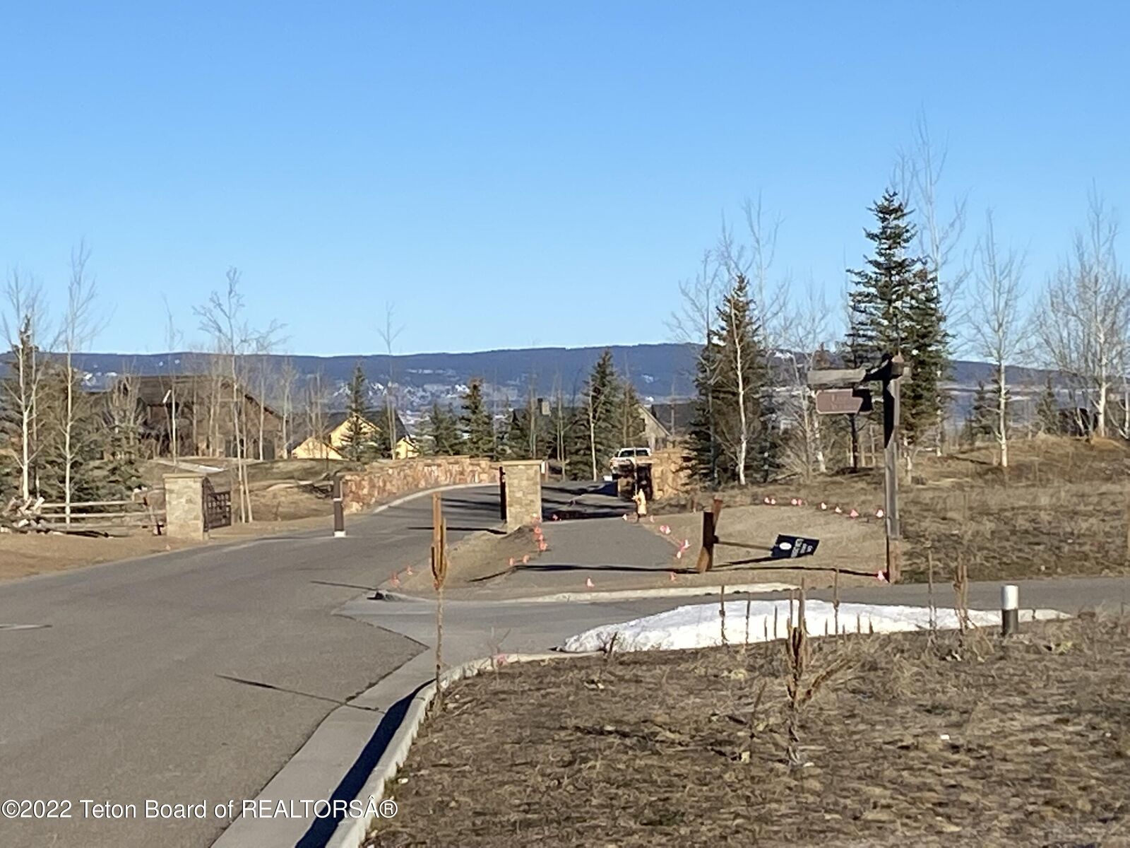 Property Photo:  207 Courthouse Drive  ID 83422 