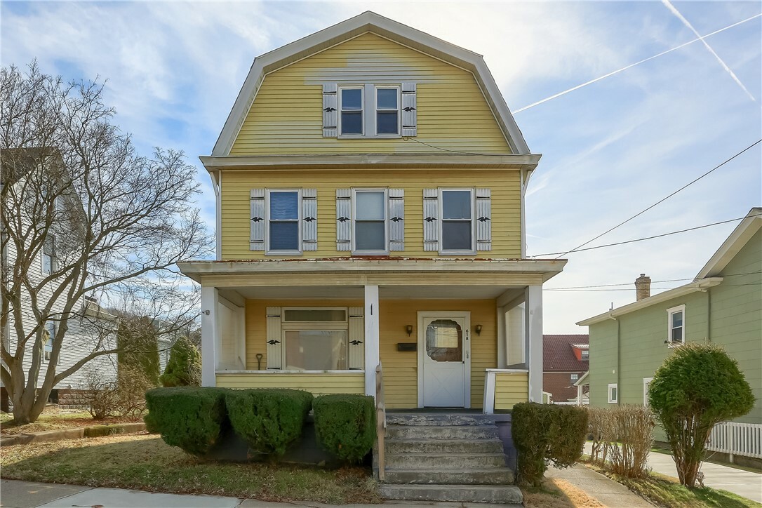 Property Photo:  618 Mulberry Street  PA 15143 