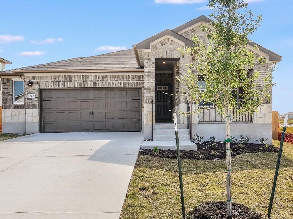 Property Photo: 300 Bear Oak Street TX 78634