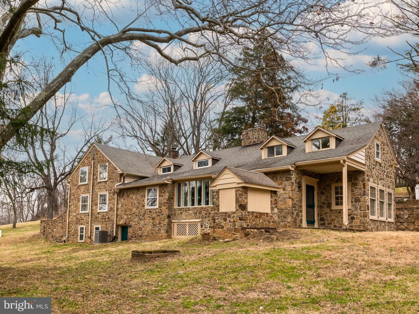Property Photo: 1935 Parkerhill Lane PA 19425