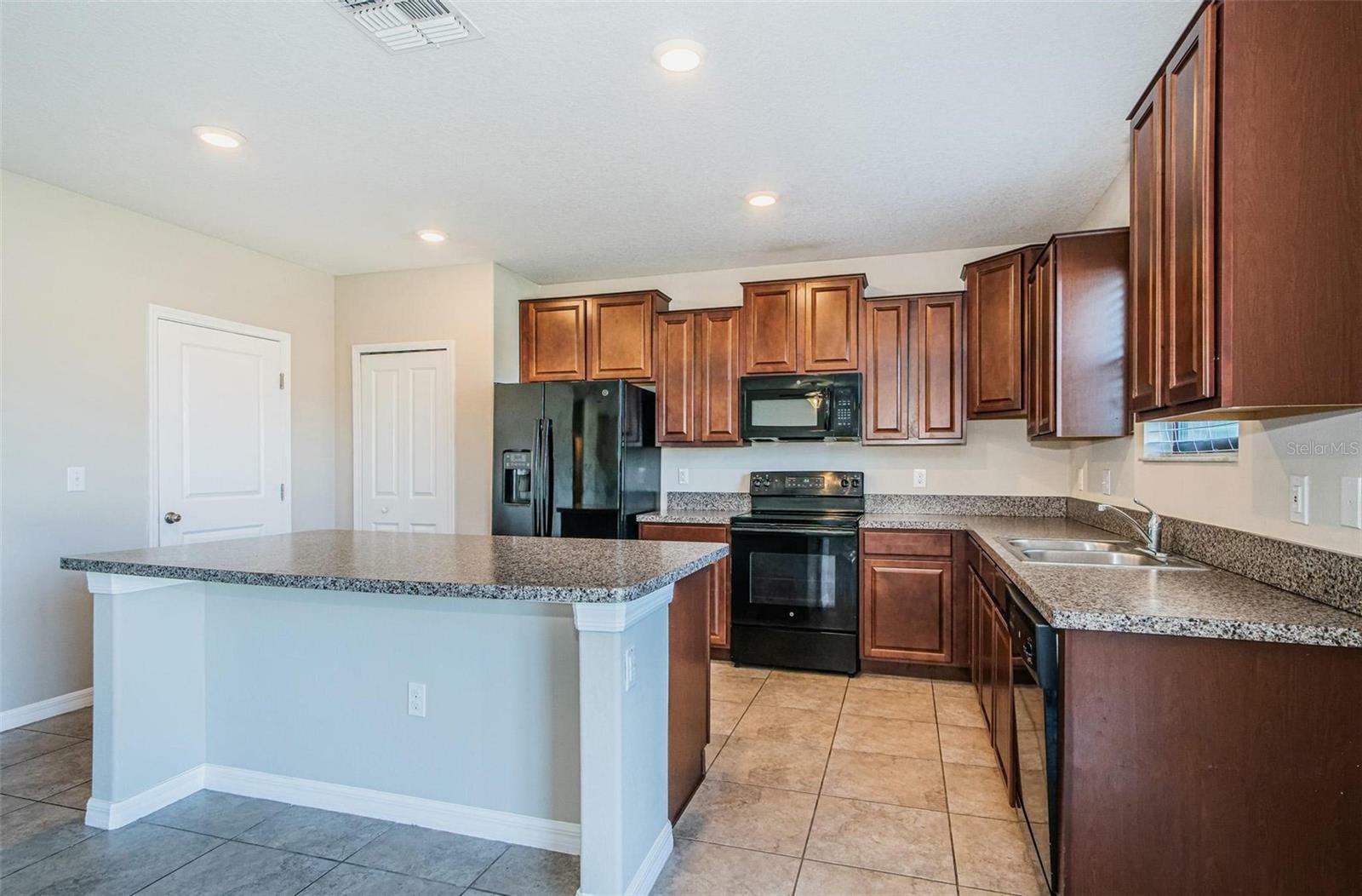 Property Photo: 10110 Rosemary Leaf Lane FL 33578