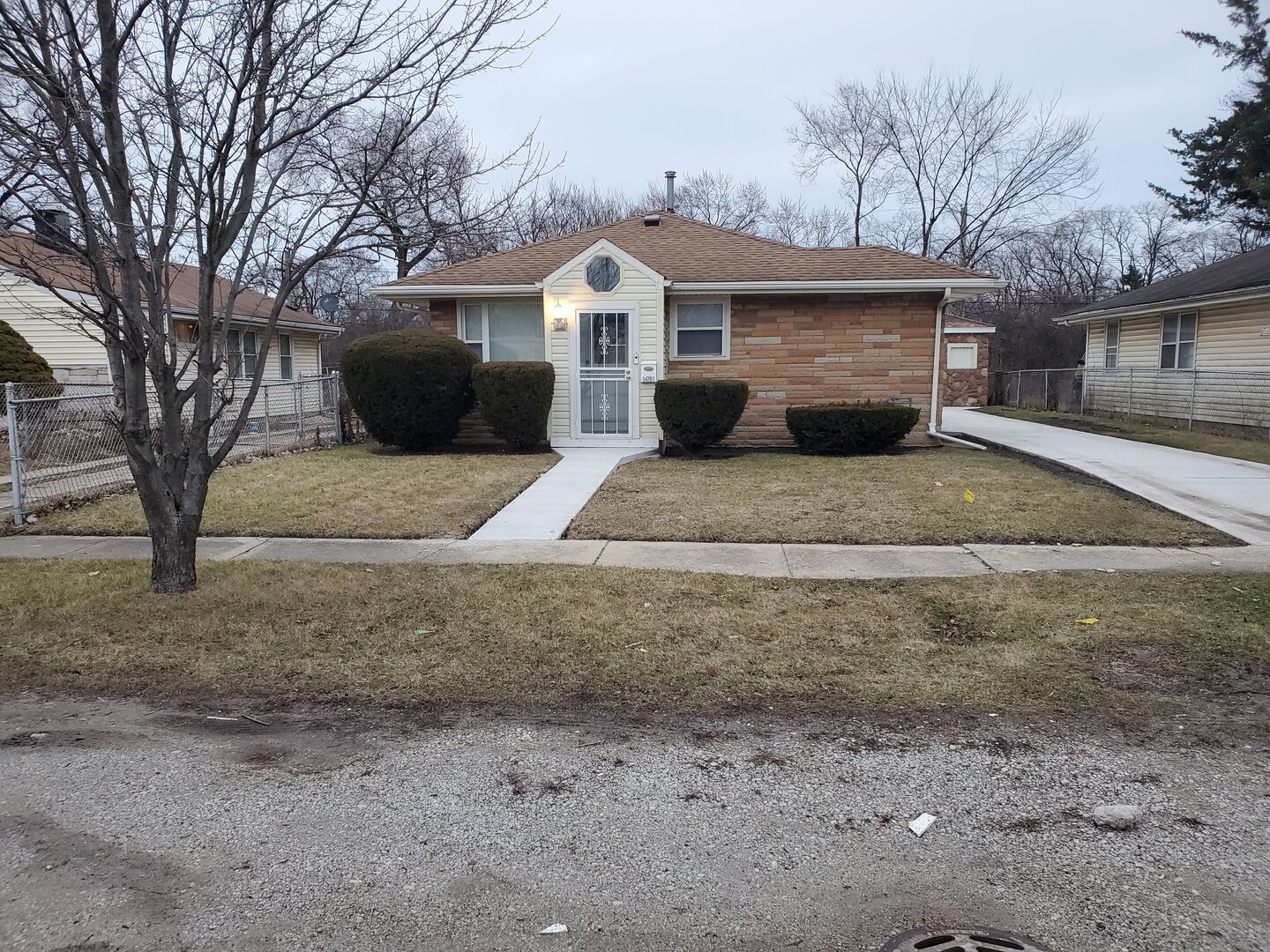 Property Photo:  