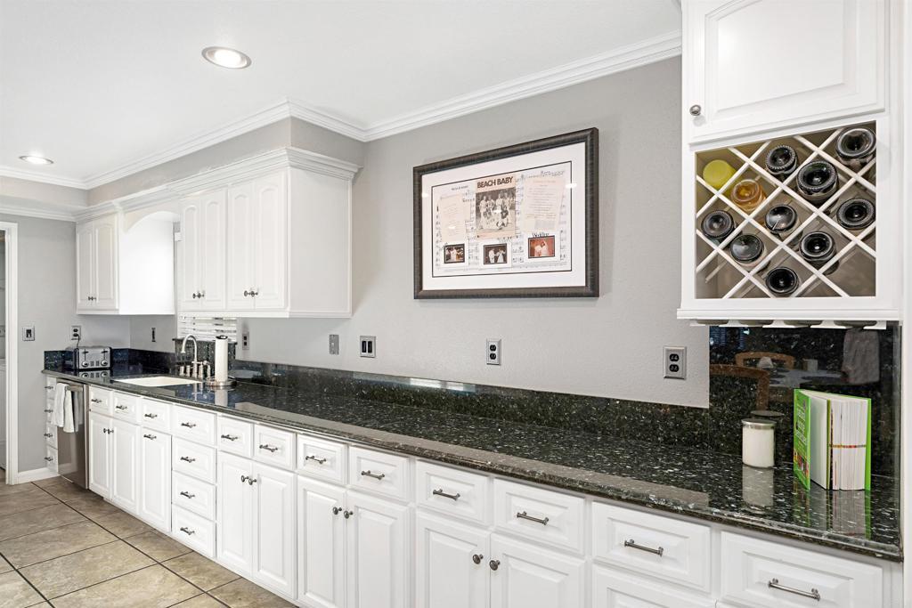 Property Photo: 1373 N Topsail Ave CA 92324