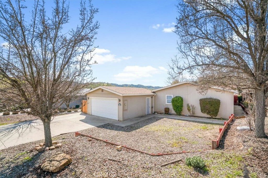 Property Photo:  4173 Quarterhorse Way  CA 93446 