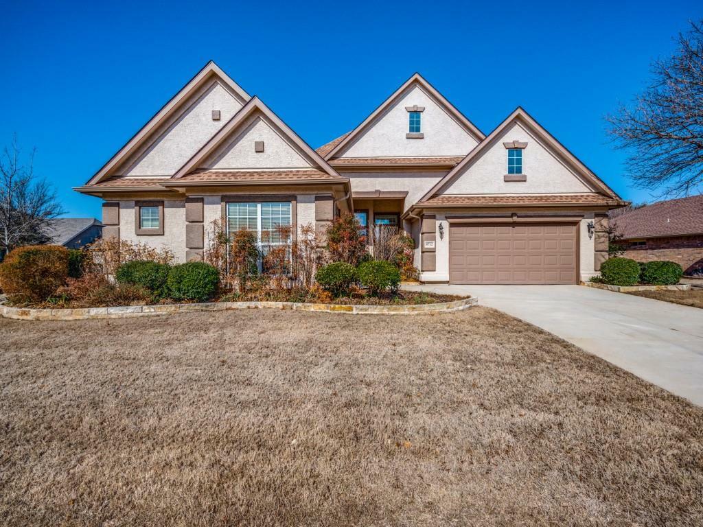 Property Photo: 8712 Franklin Drive TX 76207