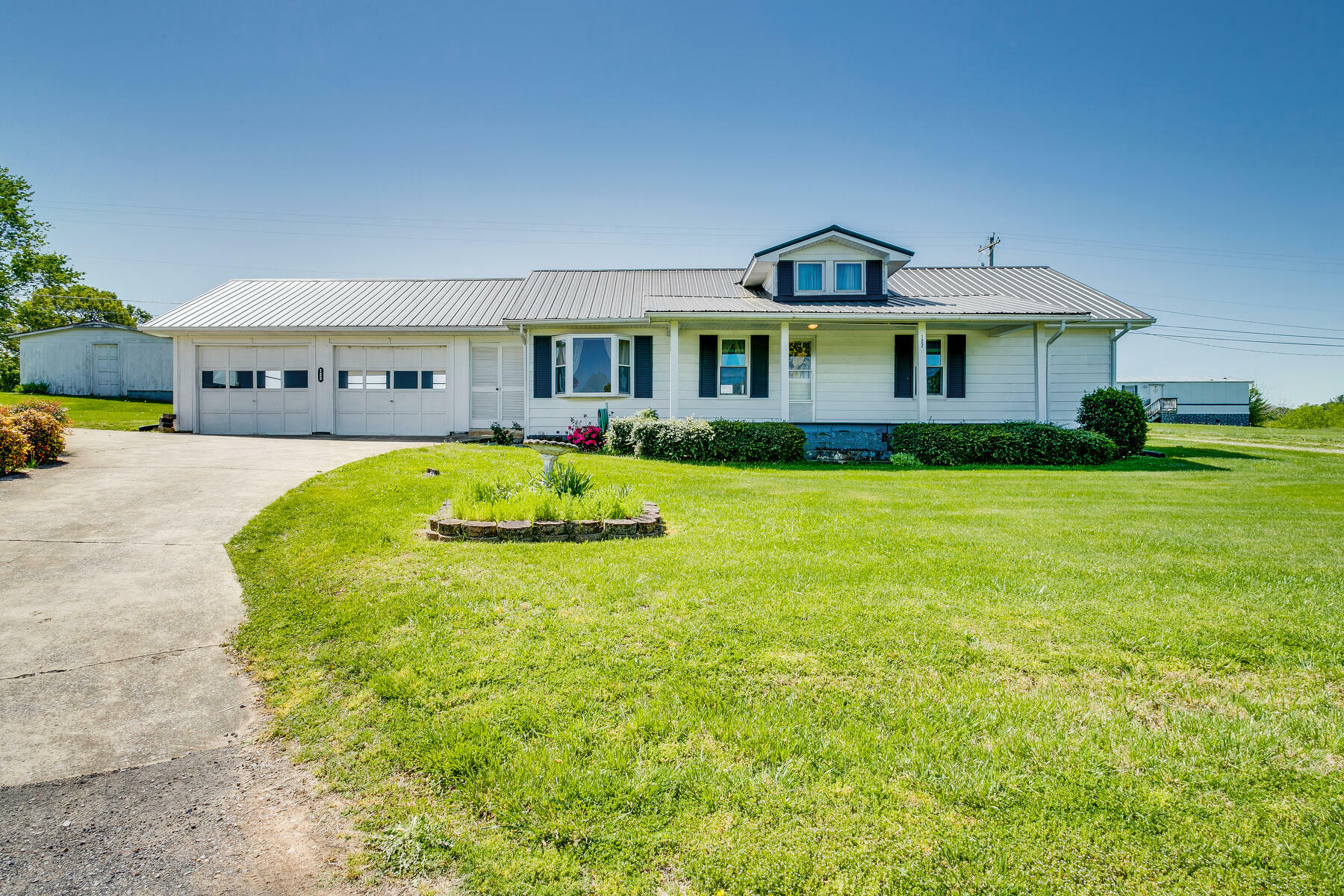 Property Photo:  122 Flag Branch Road  TN 37743 