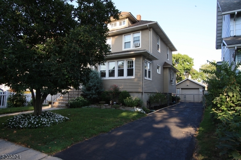 Property Photo:  11 Oak St  NJ 07660 