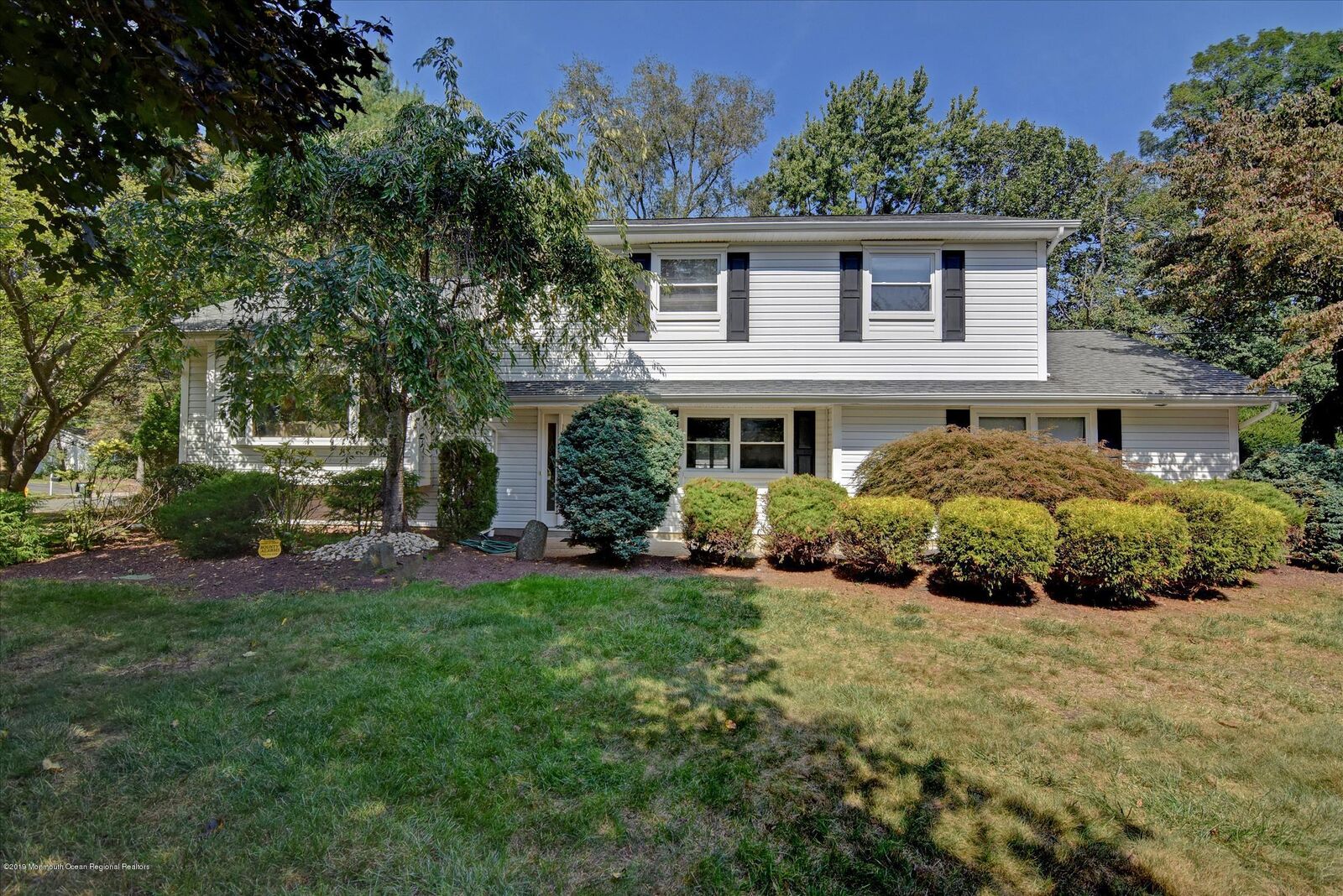 Property Photo:  1 Morris Court  NJ 07751 