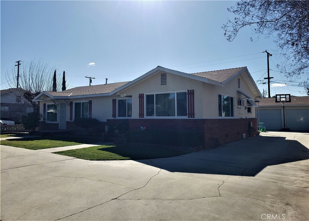 Property Photo:  1461 E Devonshire Avenue  CA 92544 