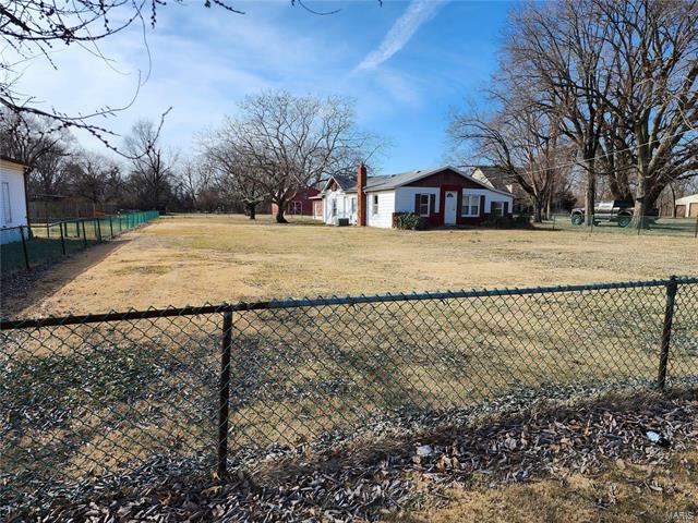 Property Photo: 5109 Maryville Road IL 62040