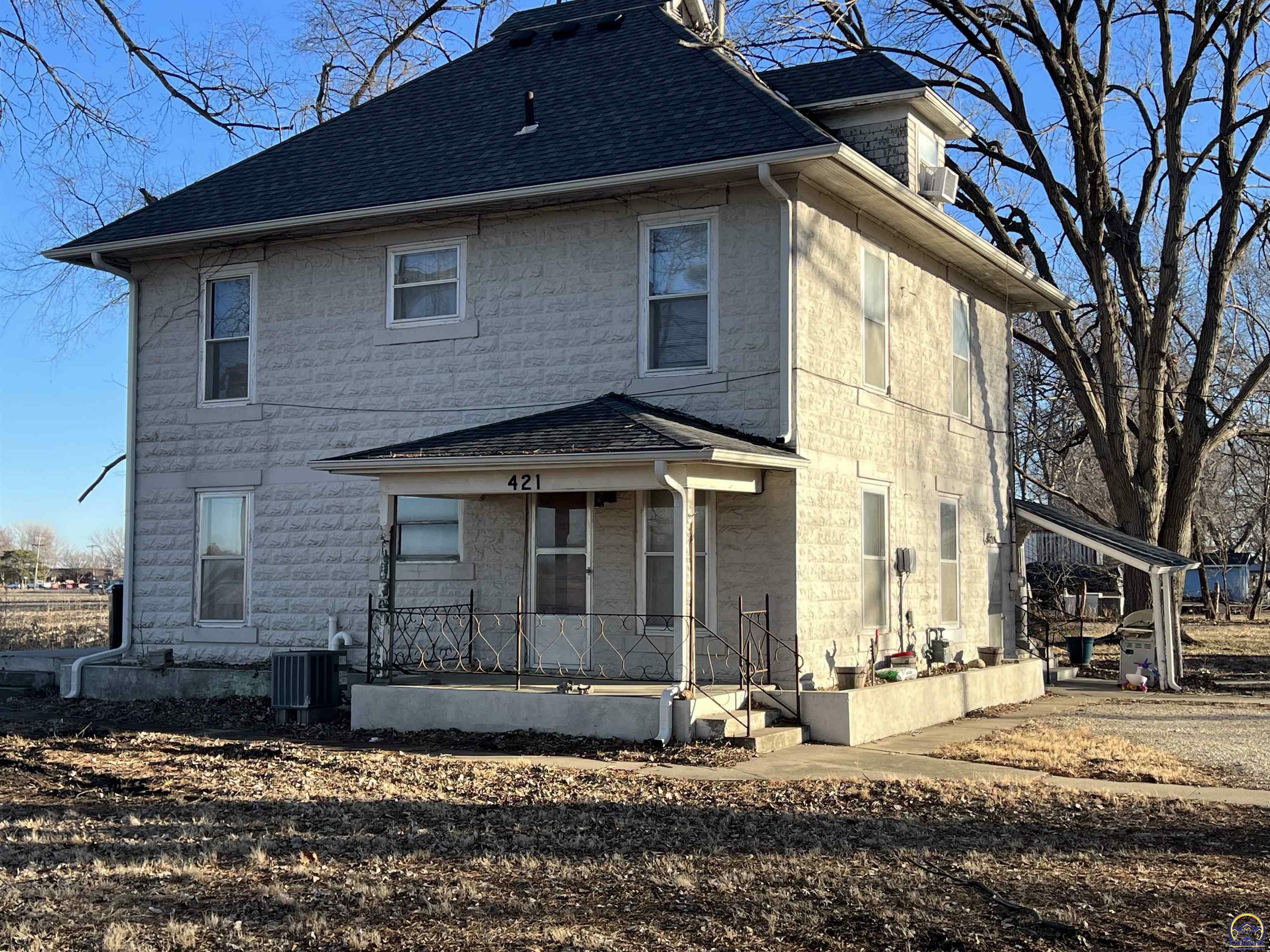 Property Photo:  421 E Pottawatomie St  KS 66533 