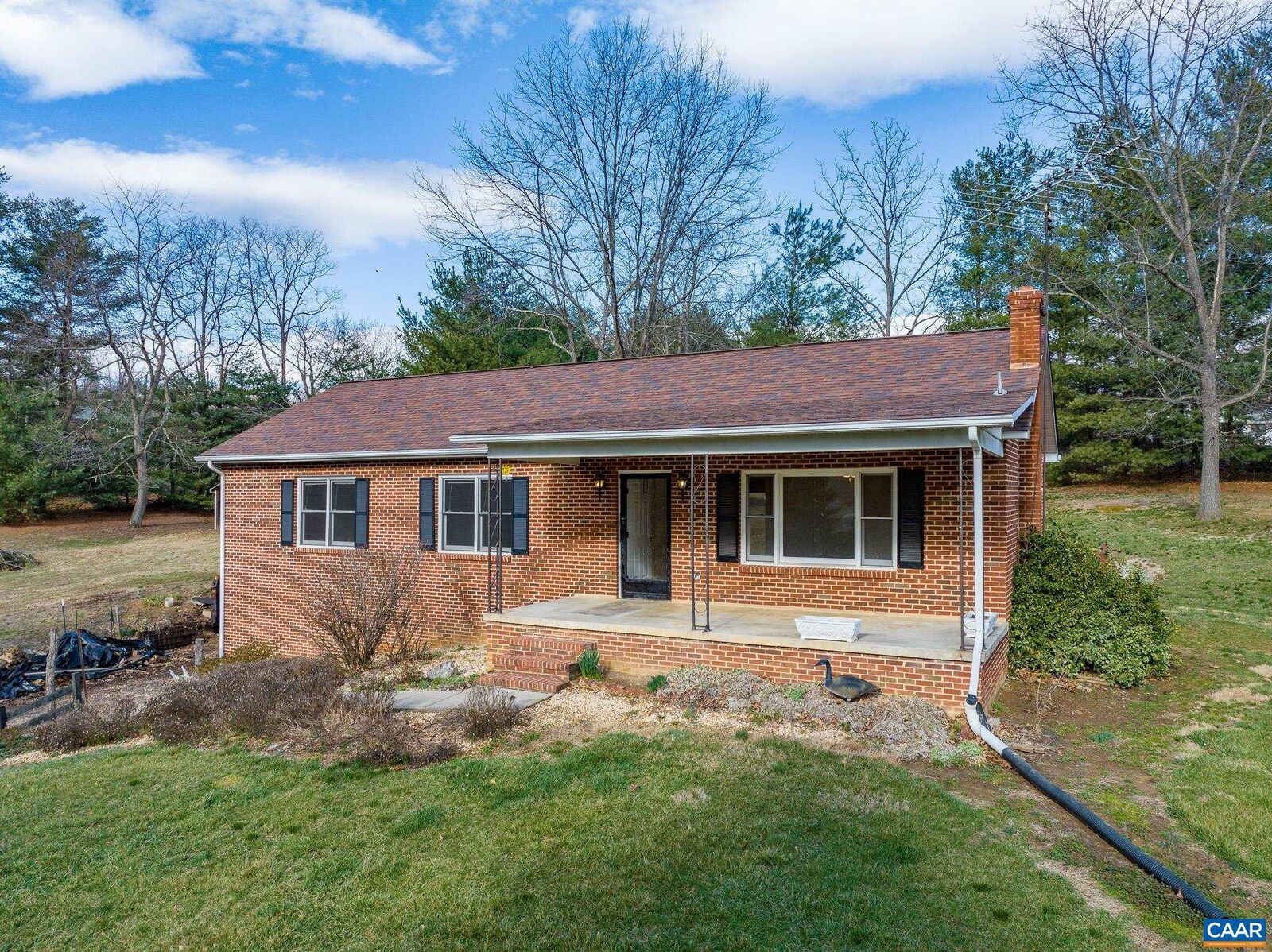 3 bed Staunton home for sale 49 Chestnut Ridge Rd, Staunton, VA 24401