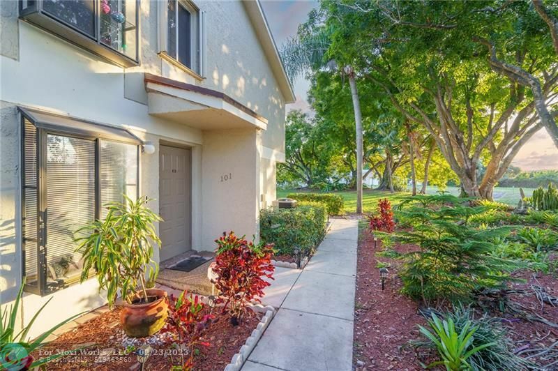 Property Photo:  709 Gardens Dr 101  FL 33069 