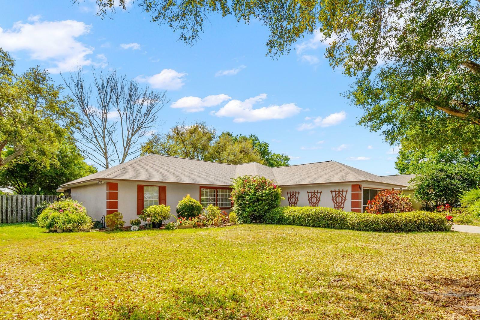 Property Photo: 214 Lakecrest Drive FL 32778