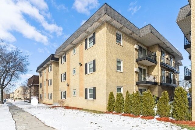 Property Photo: 6563 N Northwest Highway 1A IL 60631