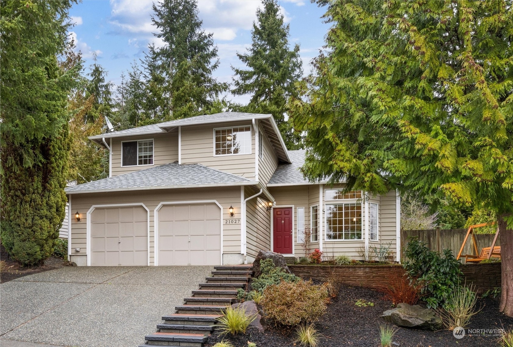 Property Photo:  21027 12th Avenue W  WA 98036 