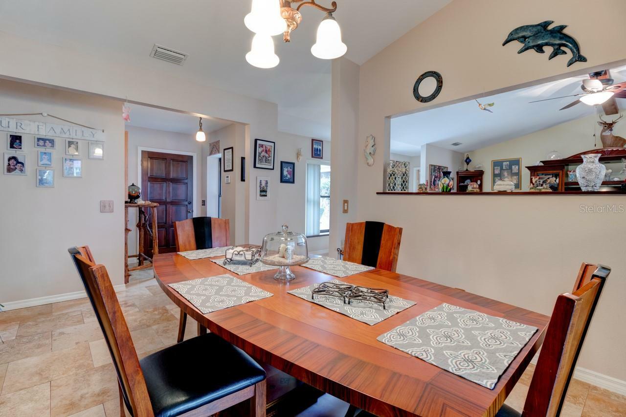 Property Photo: 1216 Glenwood Road FL 32720