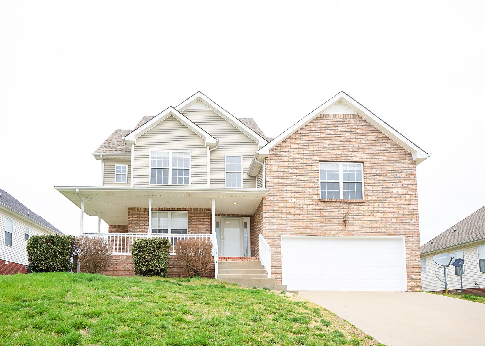 Property Photo:  1169 Castlewood Dr  TN 37042 
