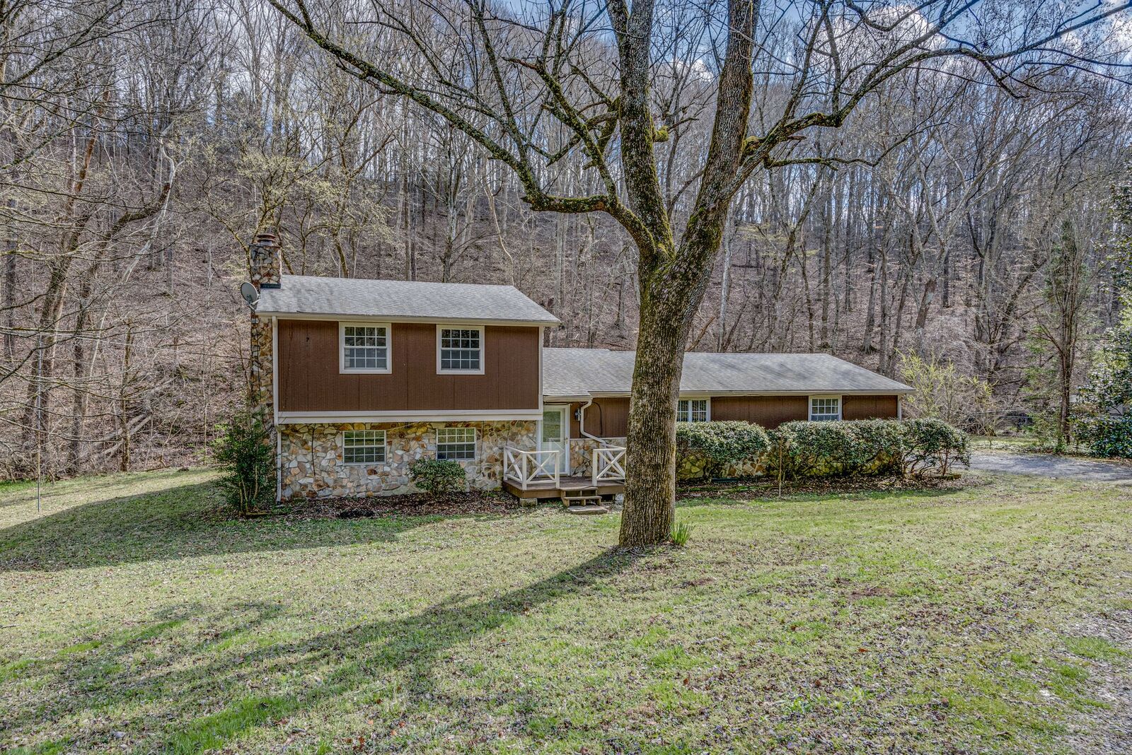 Property Photo:  1037 Green Valley Dr  TN 37015 