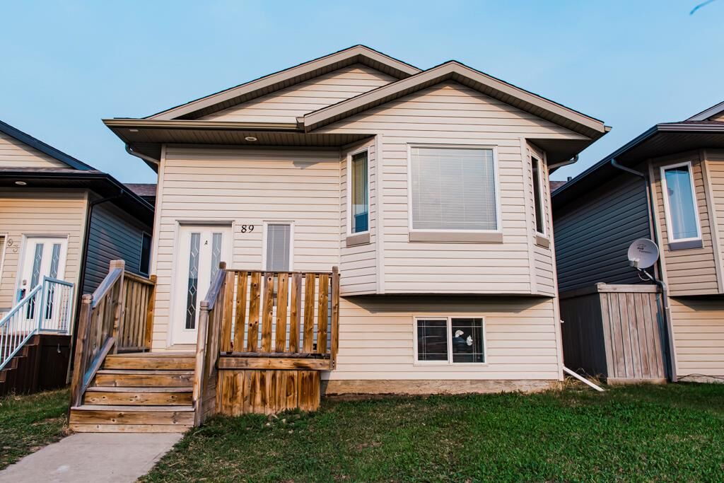 Property Photo: 89 Pinnacle Avenue AB T8W 2V8