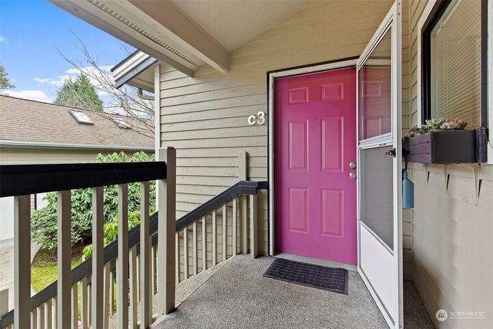 Property Photo:  6703 110th Avenue NE C-3  WA 98033 