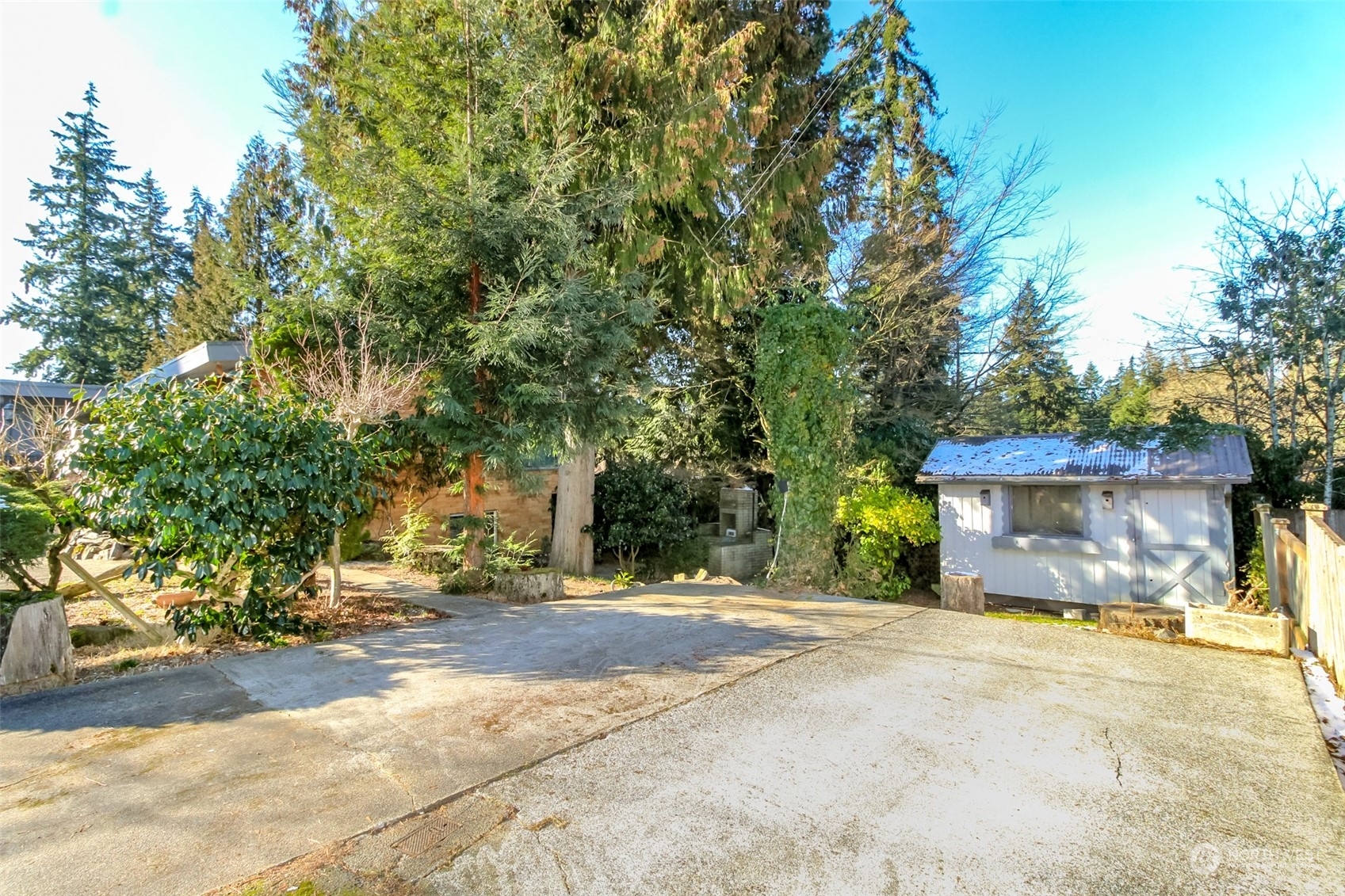 Property Photo:  5810 226th Place SW  WA 98043 