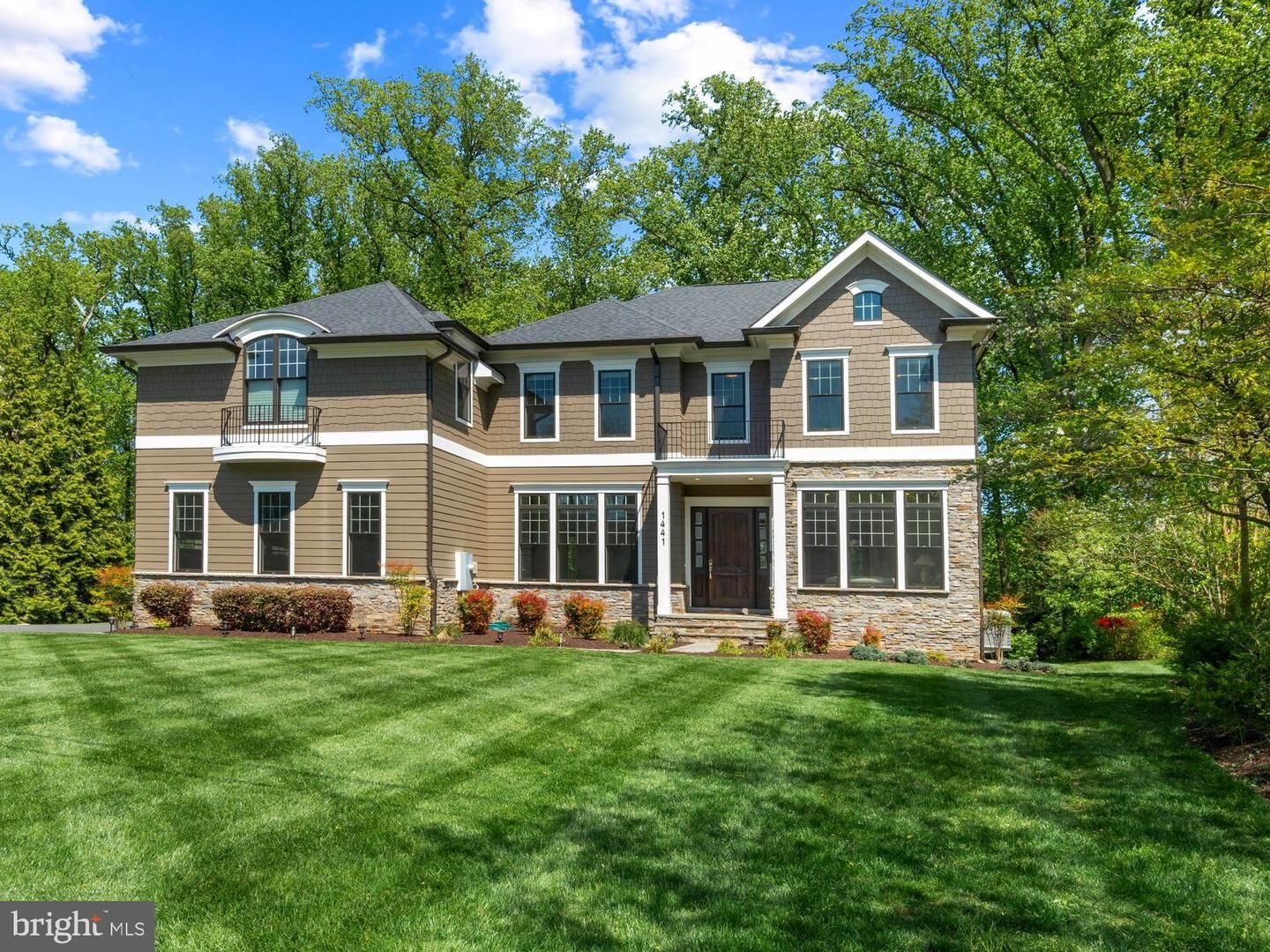 Photo de la propriété:  1441 Oakview Drive  VA 22101 