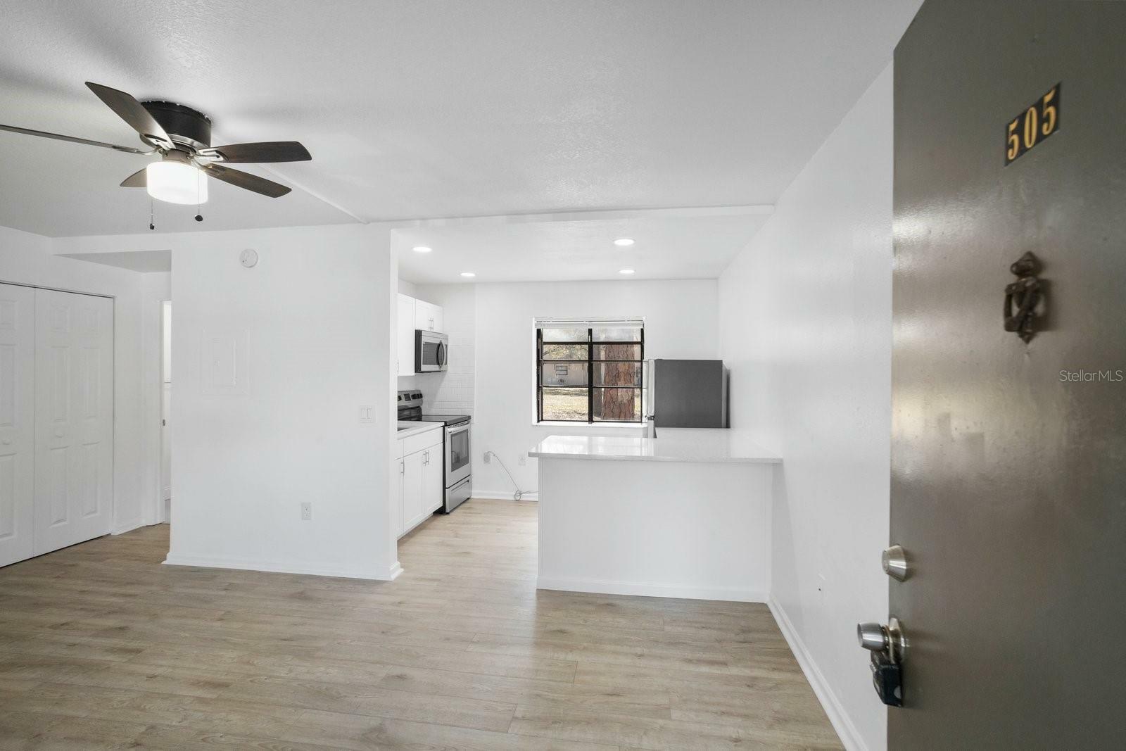 Property Photo: 2122 Bradford Street 505 FL 33760