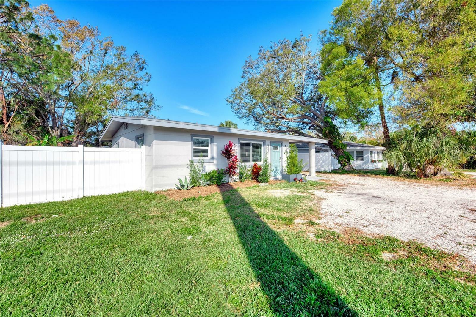 Property Photo:  5732 Beneva Road  FL 34233 