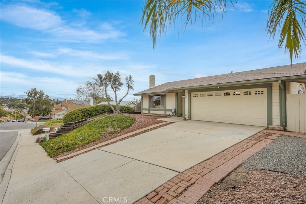 Property Photo:  945 Felicidad Drive  CA 92028 