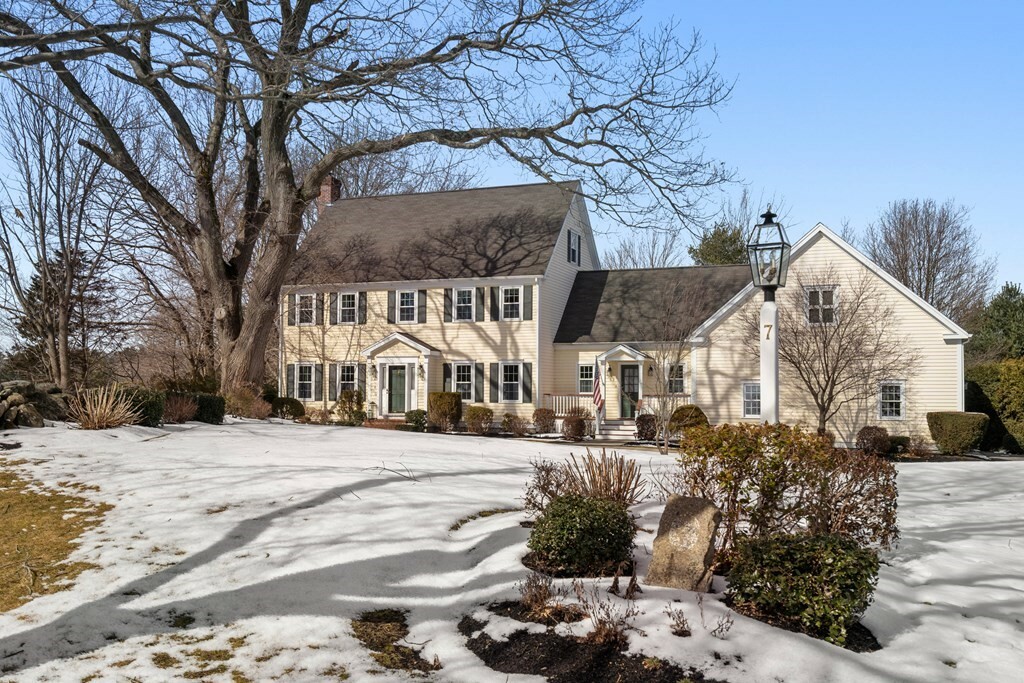 Property Photo: 7 Heather Dr MA 02186