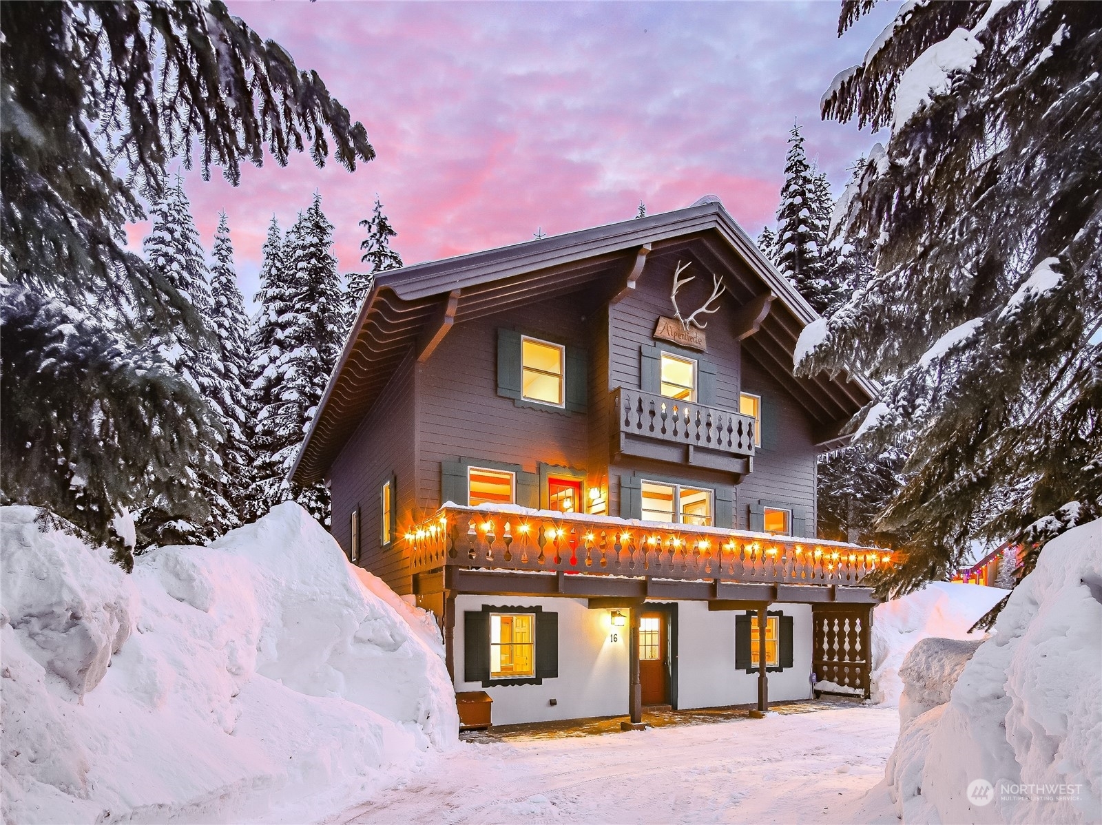 Property Photo:  16 Alpental Strasse  WA 98068 