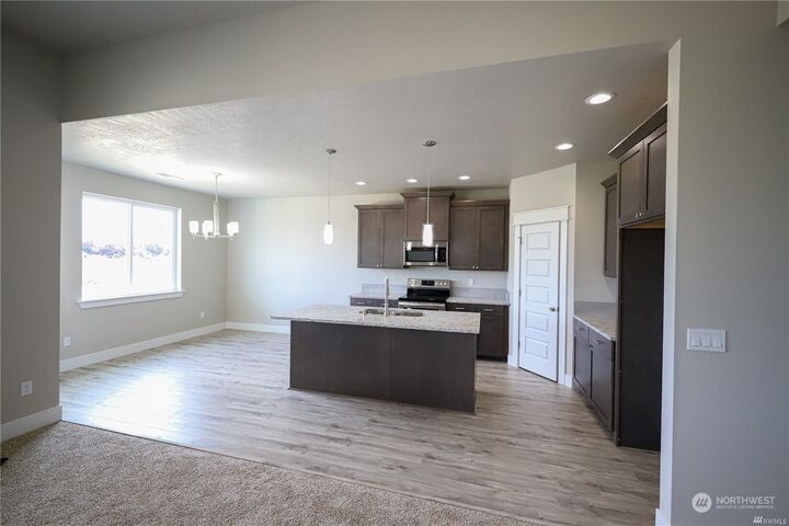Property Photo:  922 Q Street SW  WA 98848 