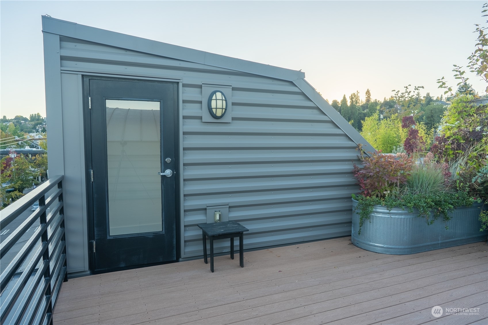 Property Photo: 2914 E Madison Street 308 WA 98112
