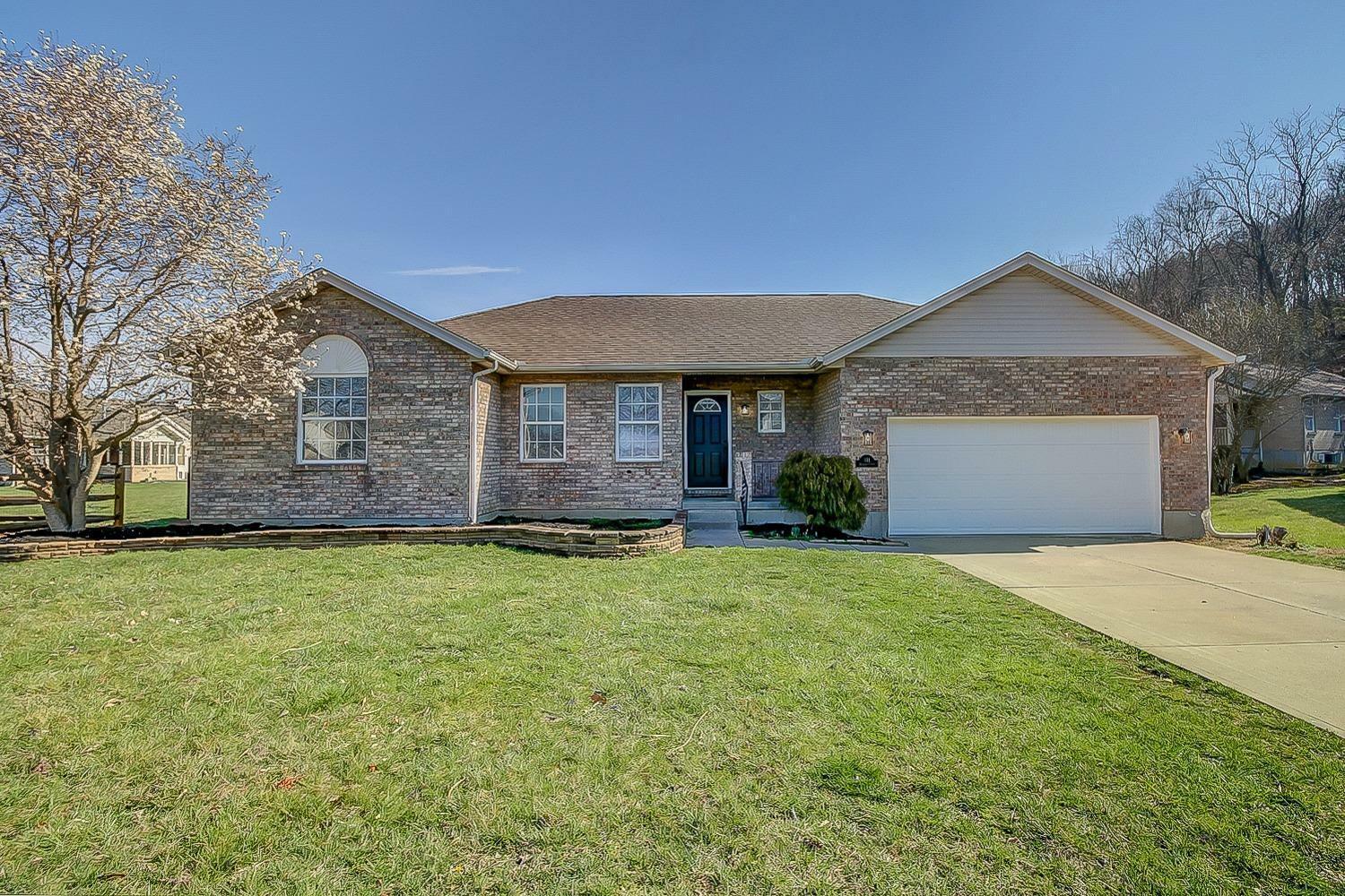 Property Photo:  311 Meadow Ct  OH 45014 